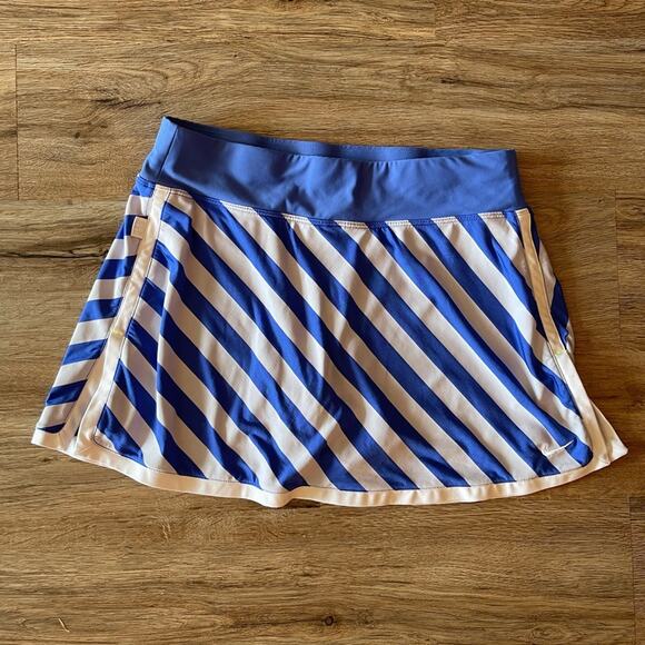 Nike Golf Skort Blue and White Striped Size Medium - Picture 1 of 3
